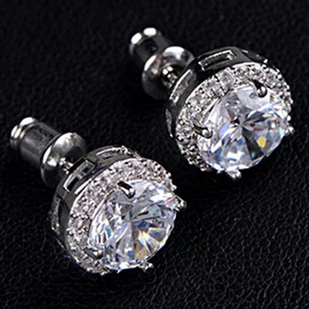 🎁18 k White GoldPlatedCrystalZircon InlaidEarrings - Picture 1 of 11